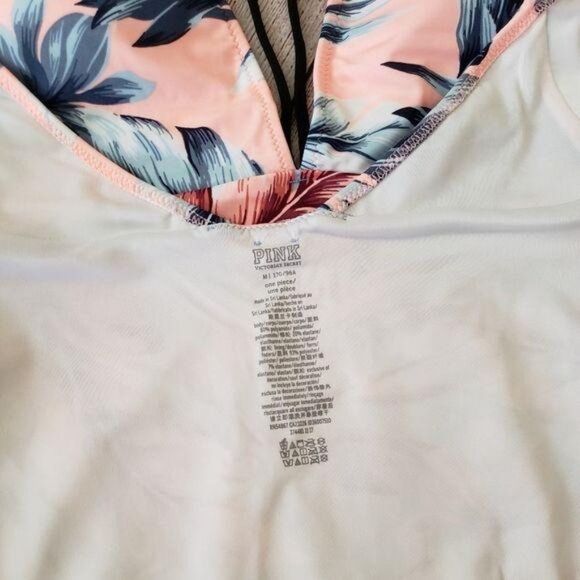 PINK Victoria's Secret Tropical Print Plunging V-Neck One-Piece Swimsuit - Picture 5 of 5